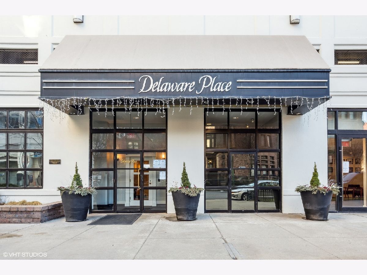Condos & Townhomes Sold Delaware Place Chicago Illinois, 33 Delaware