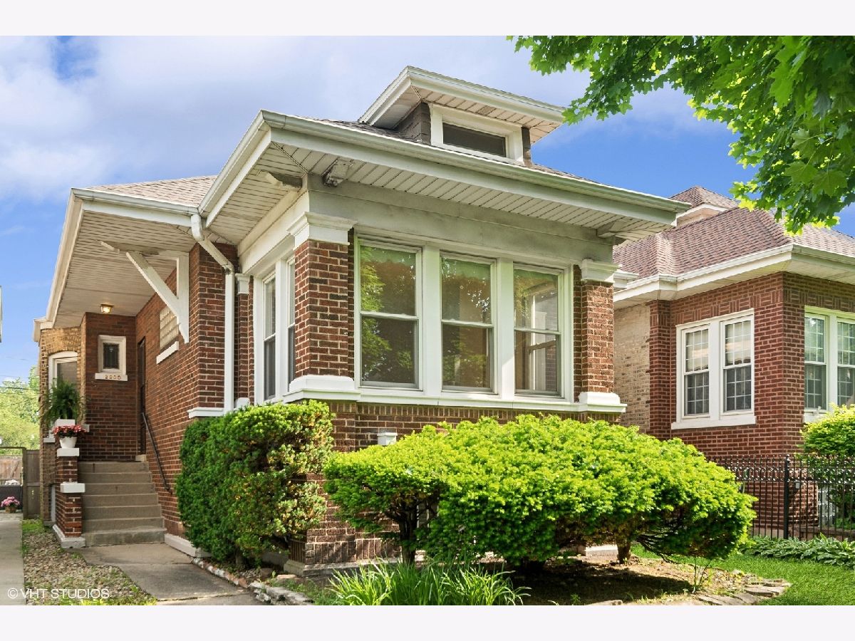 Homes & Condominiums Sold Ravenswood Manor Chicago Illinois, 2930 Giddings