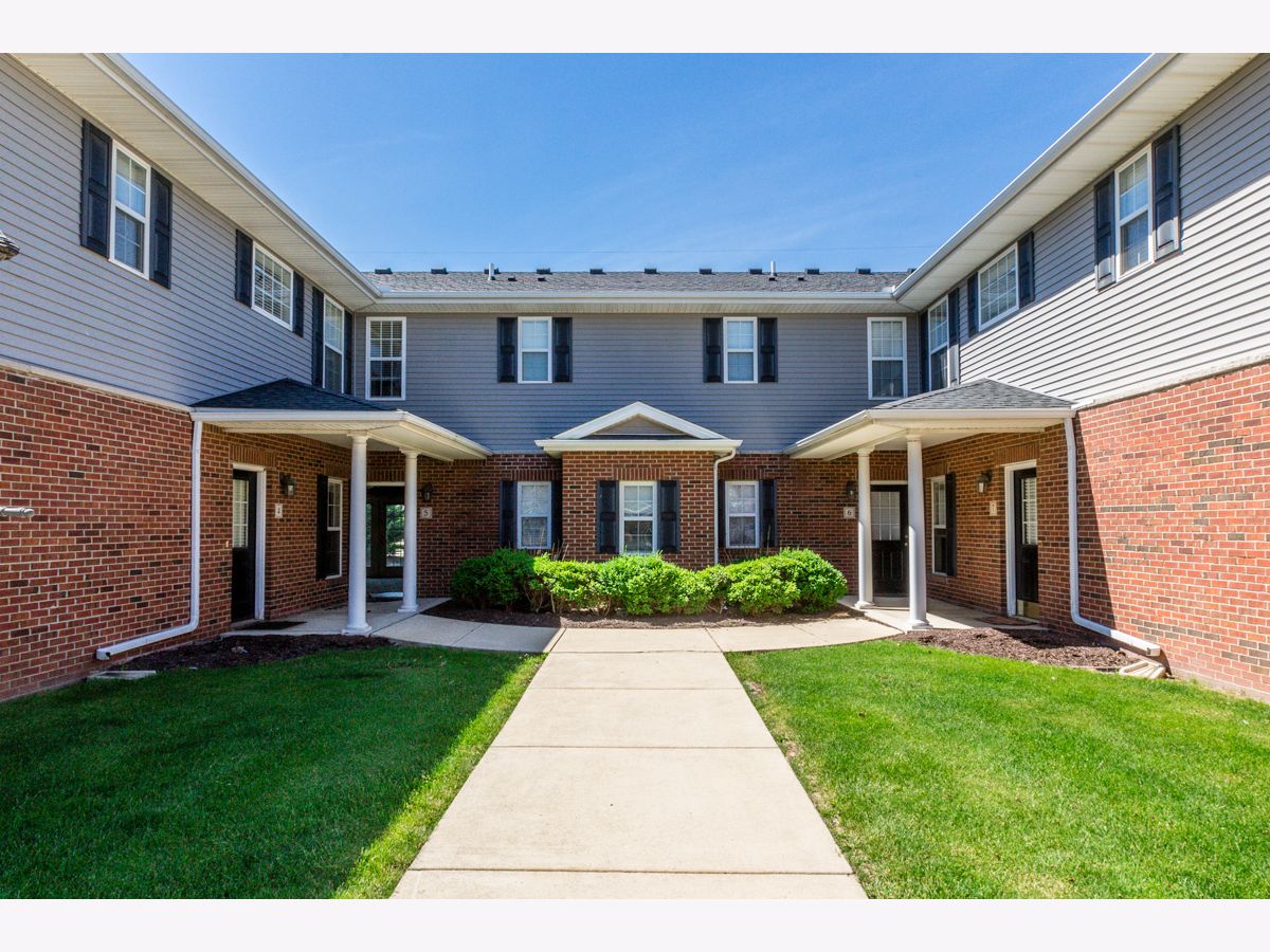 Condos & Townhomes Sold The Courtyards Savoy Illinois, 103 Yorkminster