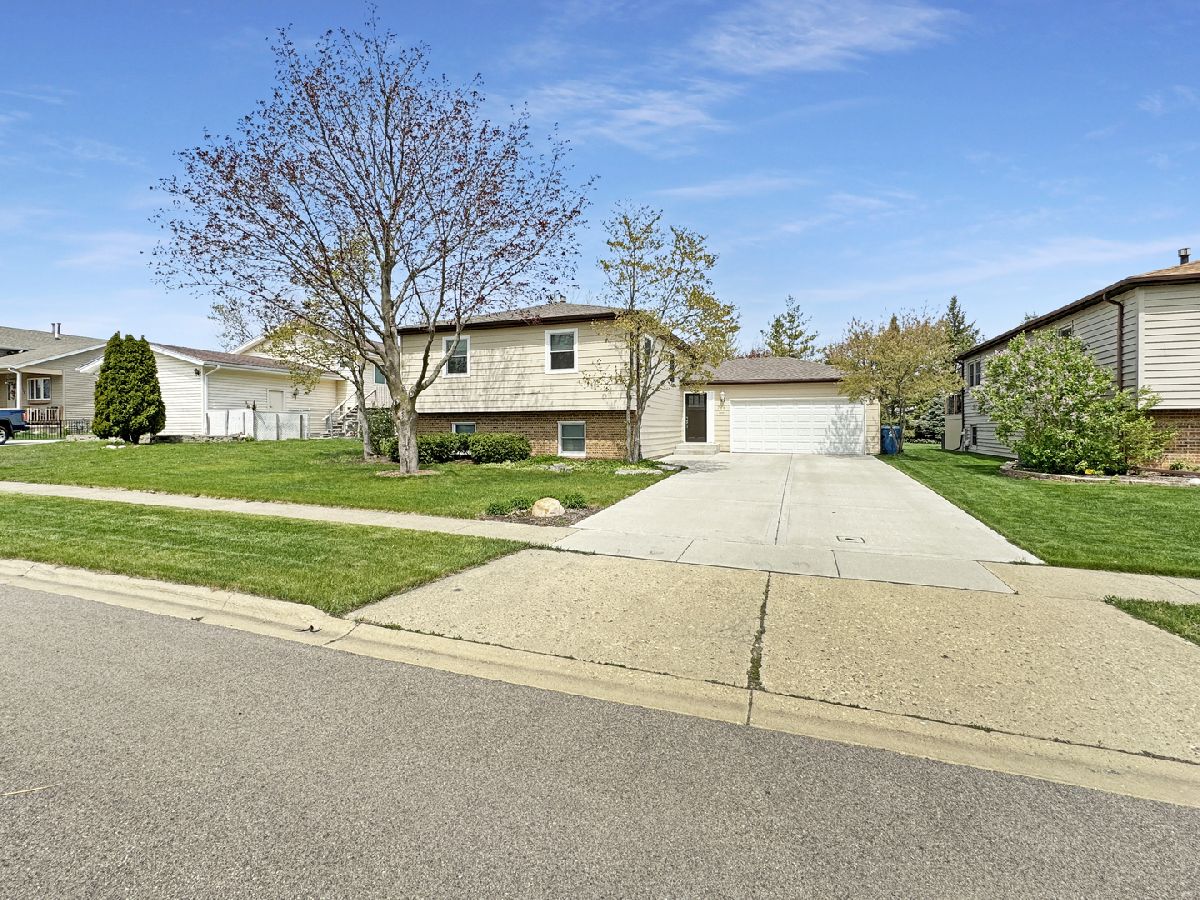 Homes & Condos & Townhomes Sold Orchard View South Elgin Illinois, 766 Michigan