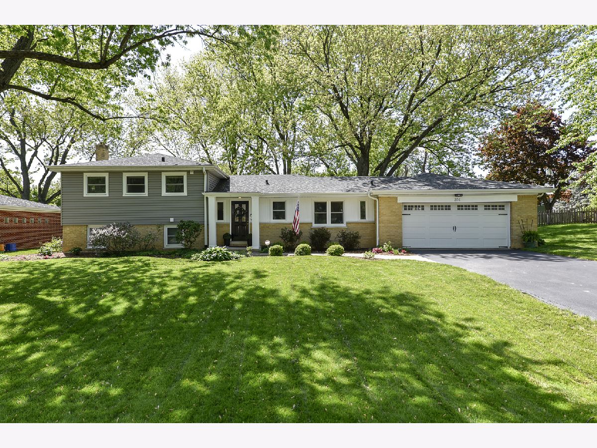 Homes Sold Barrington Meadows Barrington Illinois, 256 Sharon