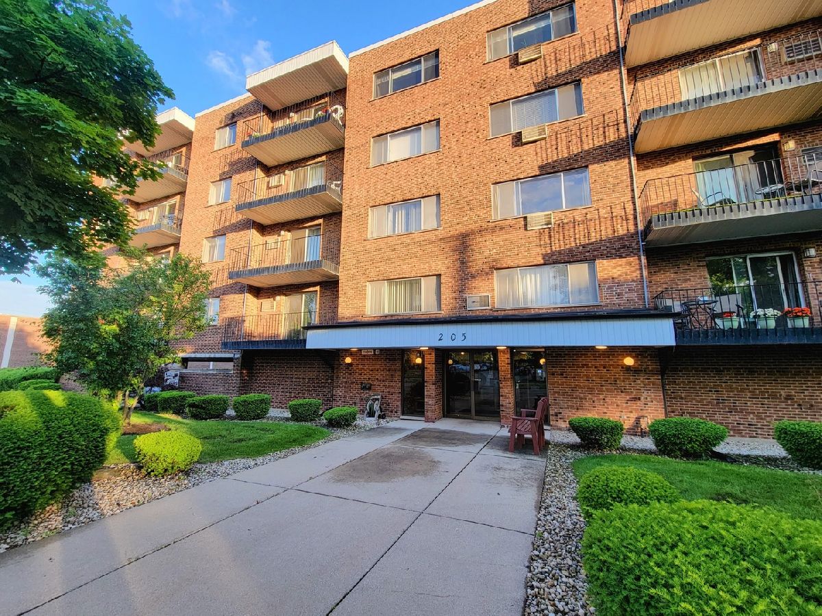 Condominiums Rented Liberty Manor Arlington Heights Illinois, 205 Miner