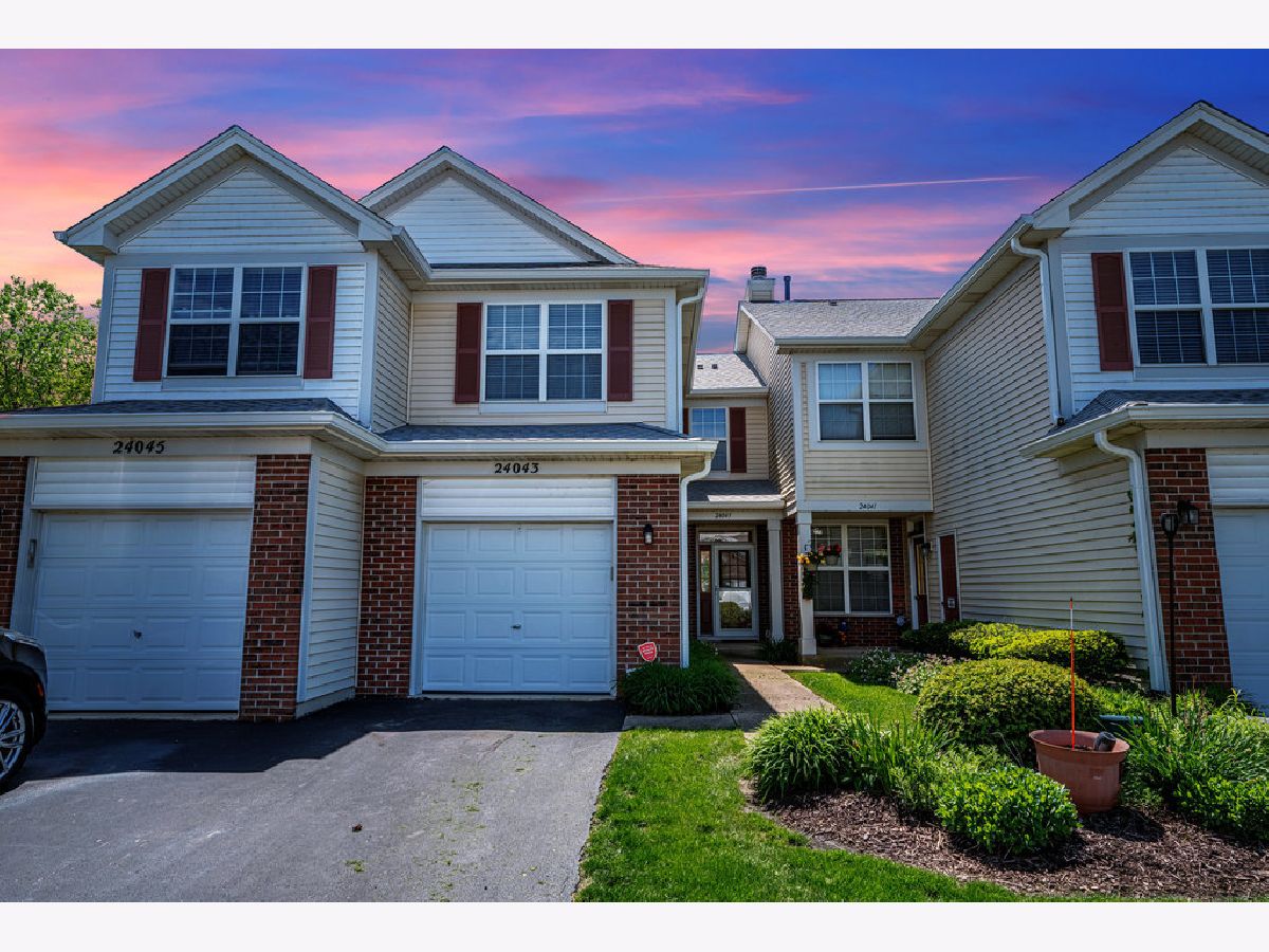 Townhomes Sold Villages At Heritage Meadows Plainfield Illinois, 24043 Pear Tree