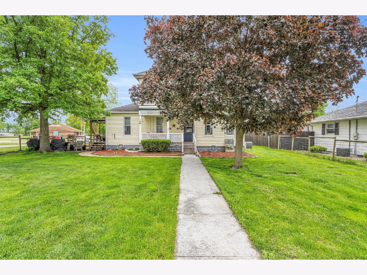 Sold Buckley Illinois, 201 Pine