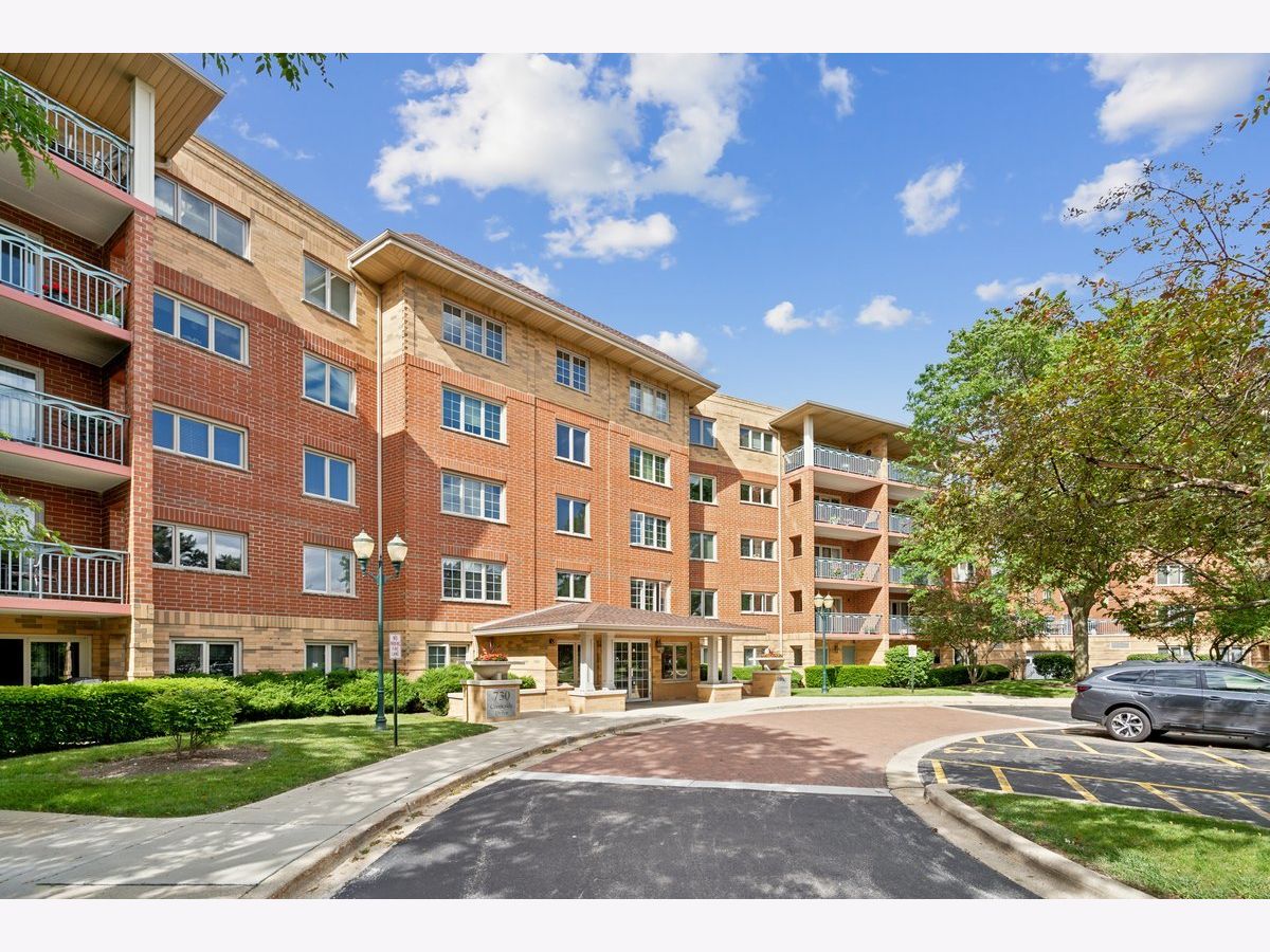 Condominiums Sold Creekside Mount Prospect Illinois, 730 Creekside