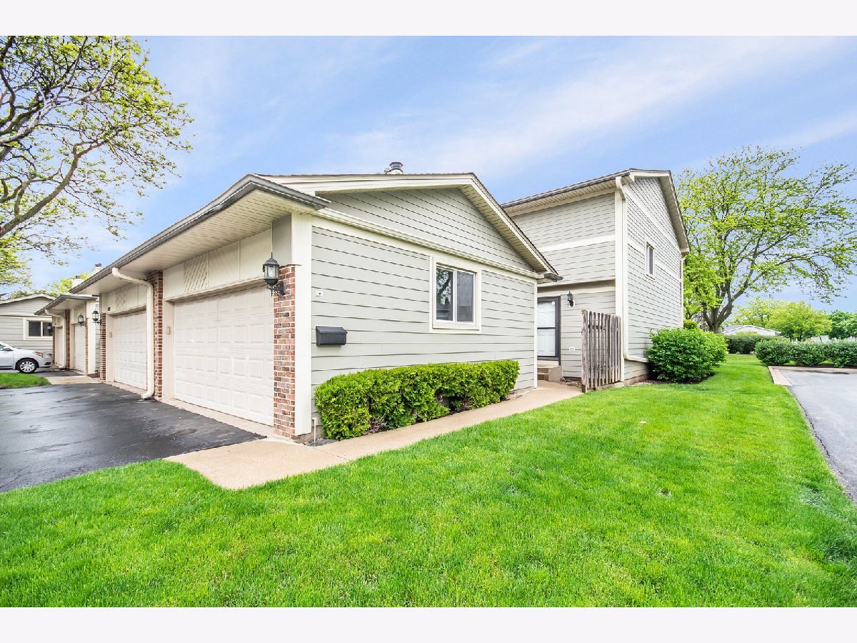 Townhomes Sold Park West Deerfield Illinois, 405 Mallard