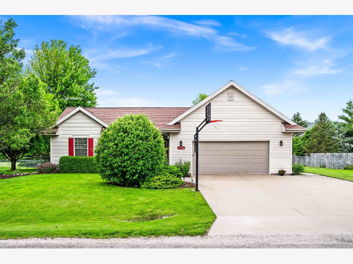 Homes & Condos & Townhomes Sold Mallard Point Downs Illinois, 104 Pintail