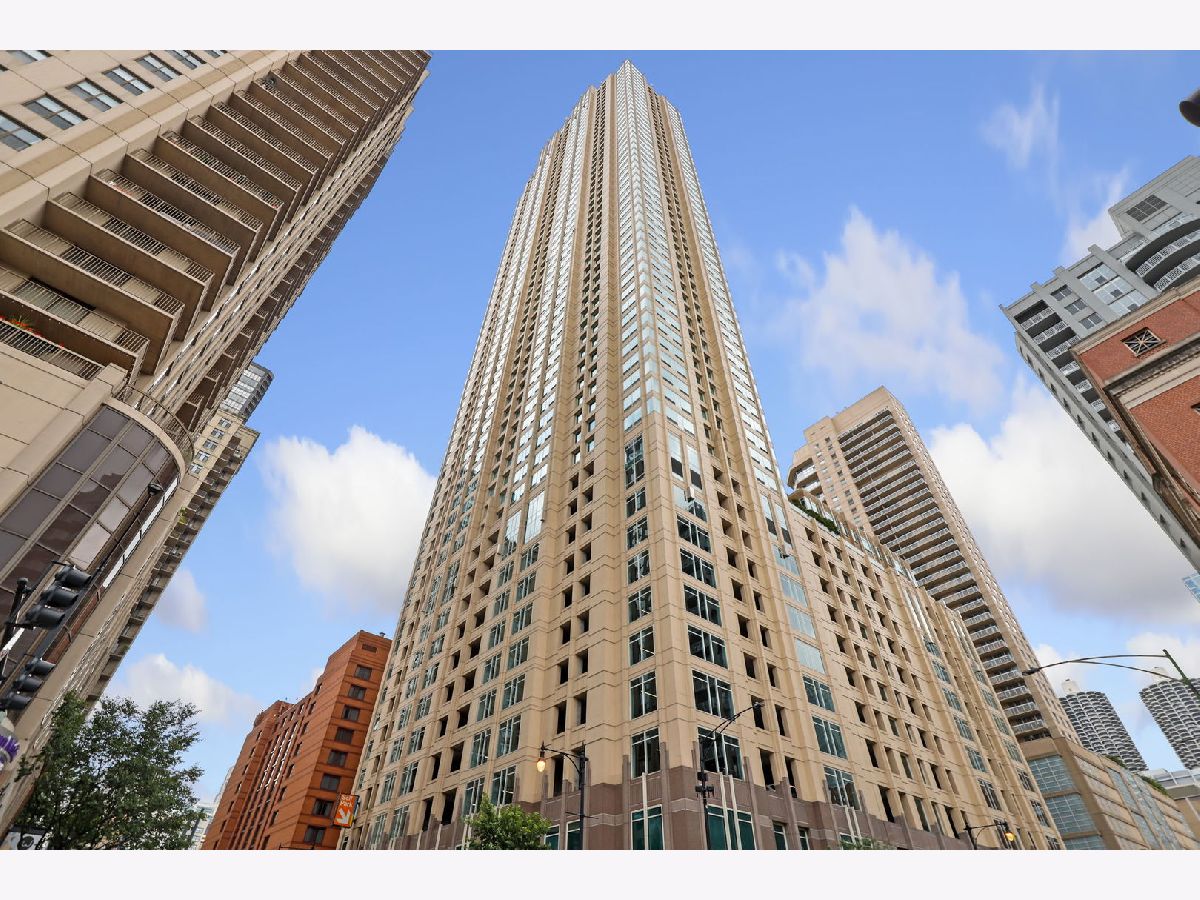 Condos & Townhomes Sold Millenium Centre Chicago Illinois, 33 Ontario