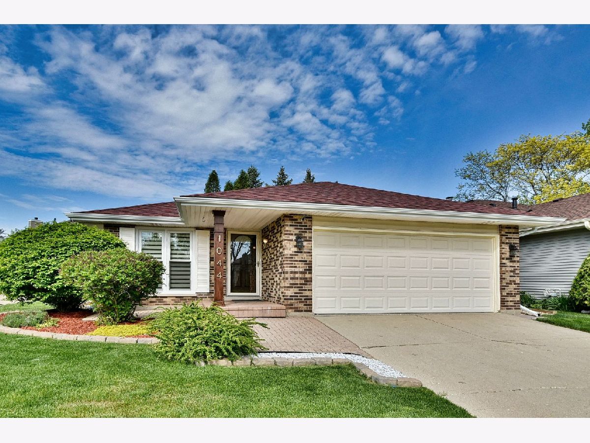 Homes & Condos & Townhomes Sold Bristol Hills Streamwood Illinois, 1044 Fulton