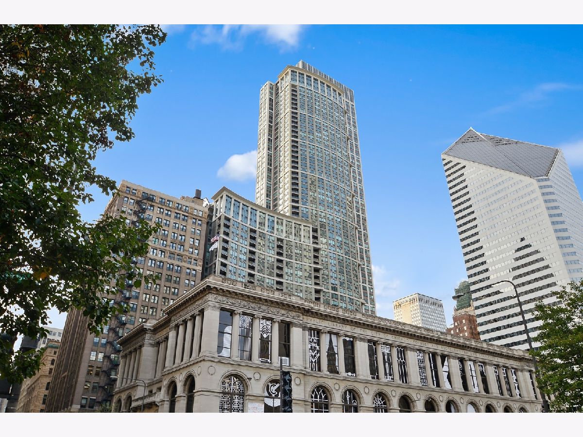 Condominiums Sold Heritage At Millennium Park Chicago Illinois, 130 Garland