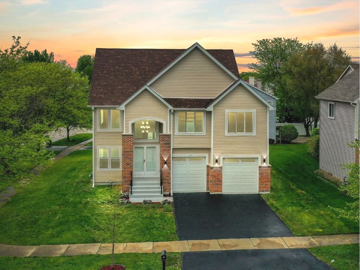 Homes Sold Mission Oaks Naperville Illinois, 2160 Horncastle