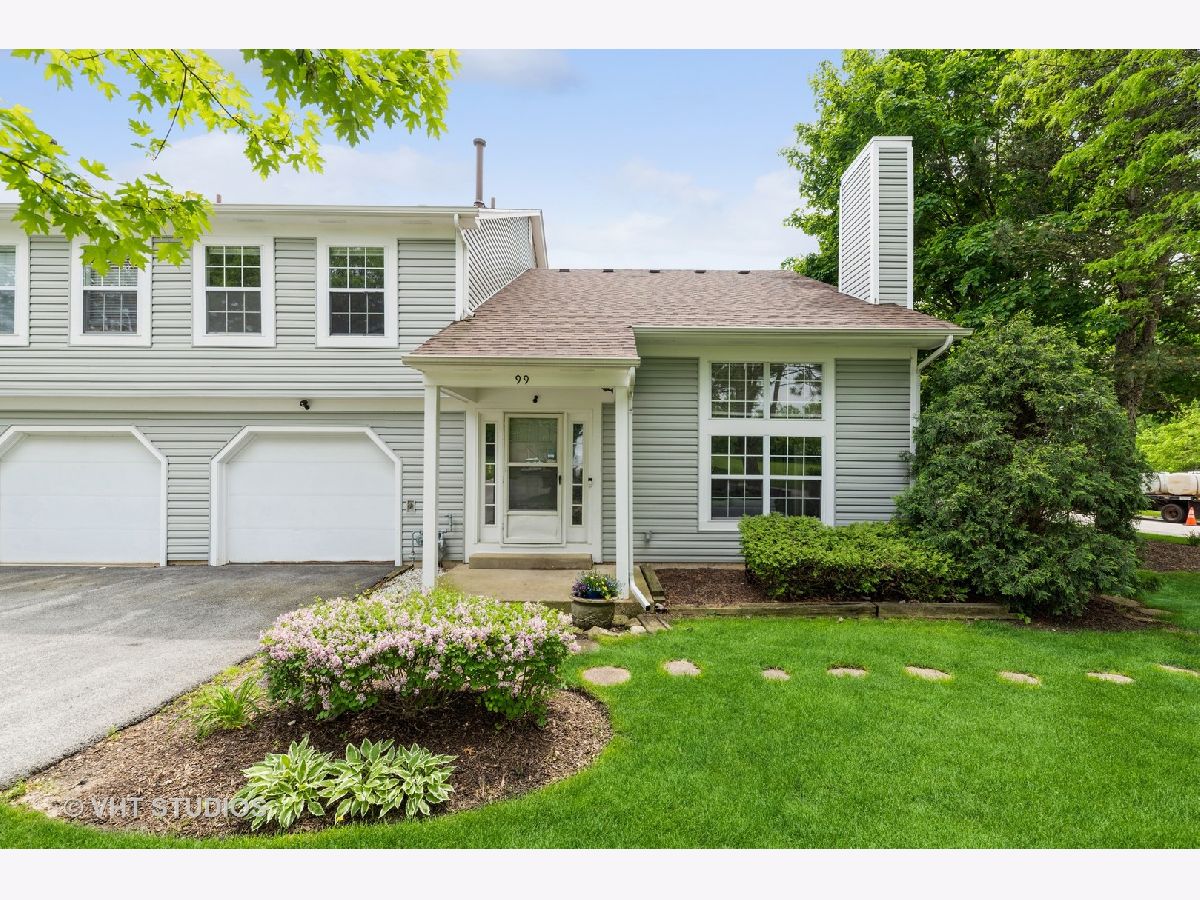 Townhomes Sold Southgate Manors Streamwood Illinois, 99 Hazelnut