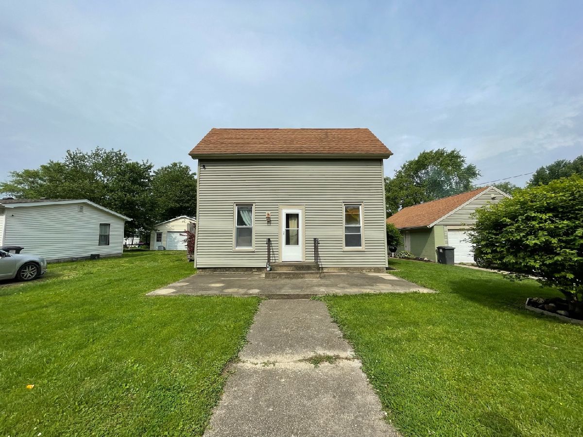  Sold Pesotum Illinois, 105 Hickory