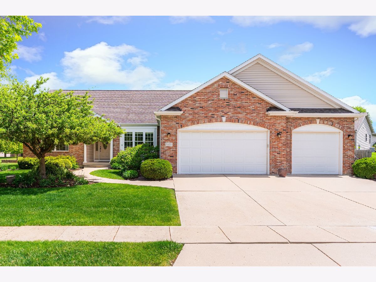 Homes & Townhomes & Condos Sold Townsend Woods Sycamore Illinois, 1126 Martin