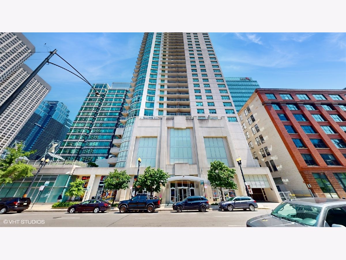 Condominiums Sold Park Alexandria Chicago Illinois, 125 Jefferson