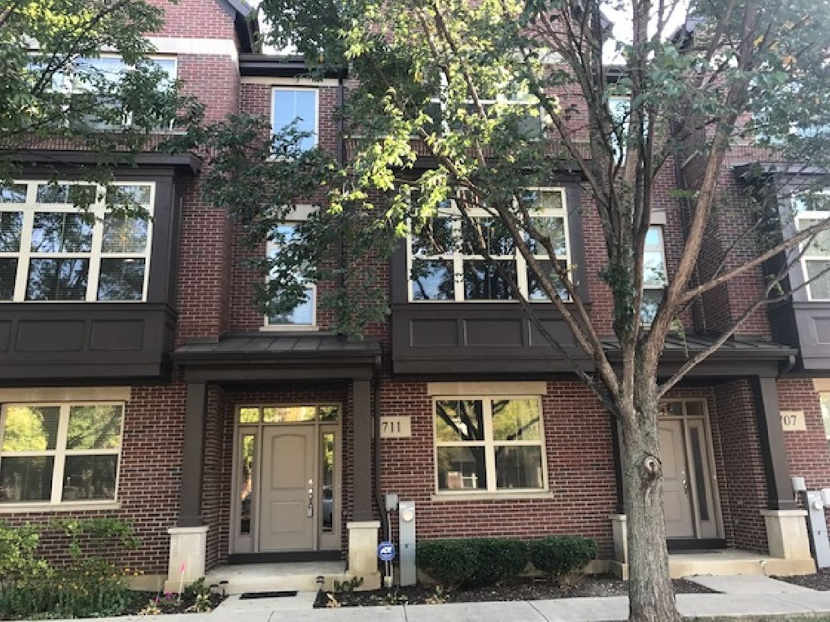 Townhomes Rented Aspen Pointe Vernon Hills Illinois, 711 Telluride