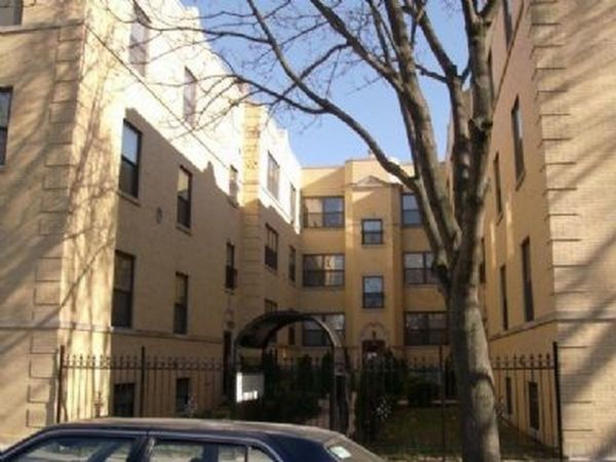 Homes & Condos & Townhomes Rented Old Irving Chicago Illinois, 4347 Sawyer
