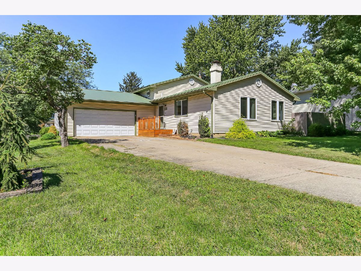 Homes Sold Rolling Acres Champaign Illinois, 2802 Rolling Acres