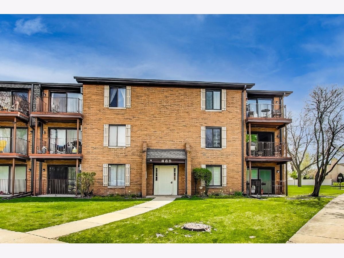 Condominiums Sold Briar Hill Addison Illinois, 669 Briar Hill