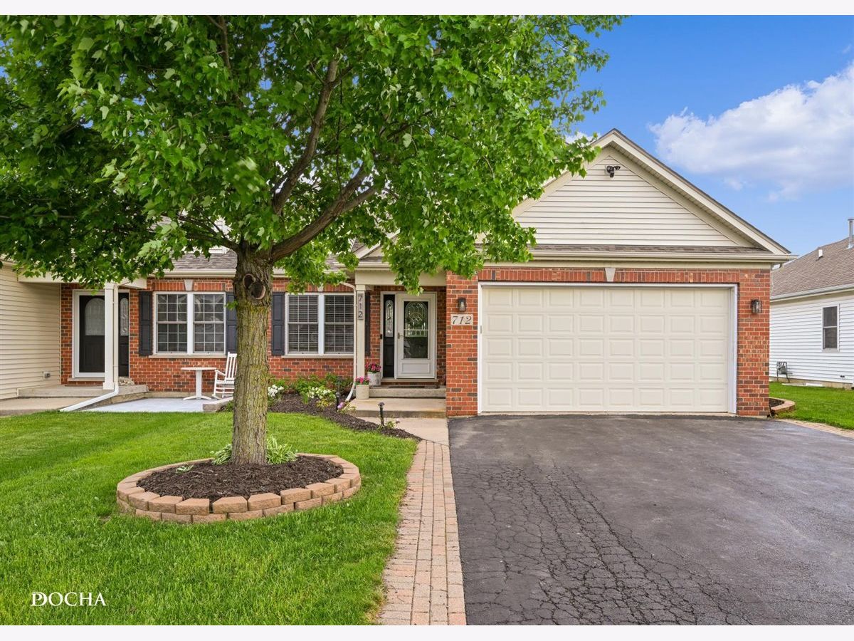 Condos & Townhomes & Homes Sold Westfield Meadows Sandwich Illinois, 712 Charlotte