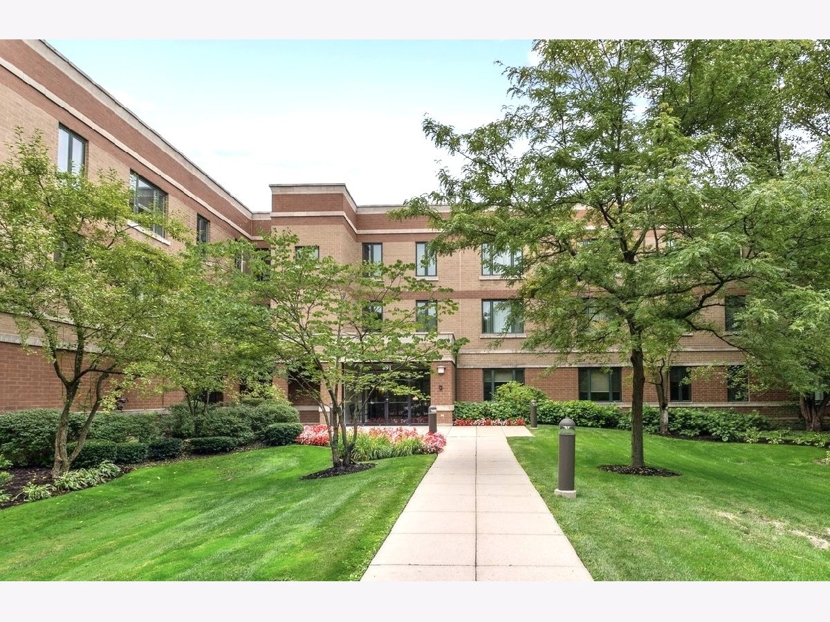 Homes & Condominiums Sold Sunset Park Highland Park Illinois, 891 Central