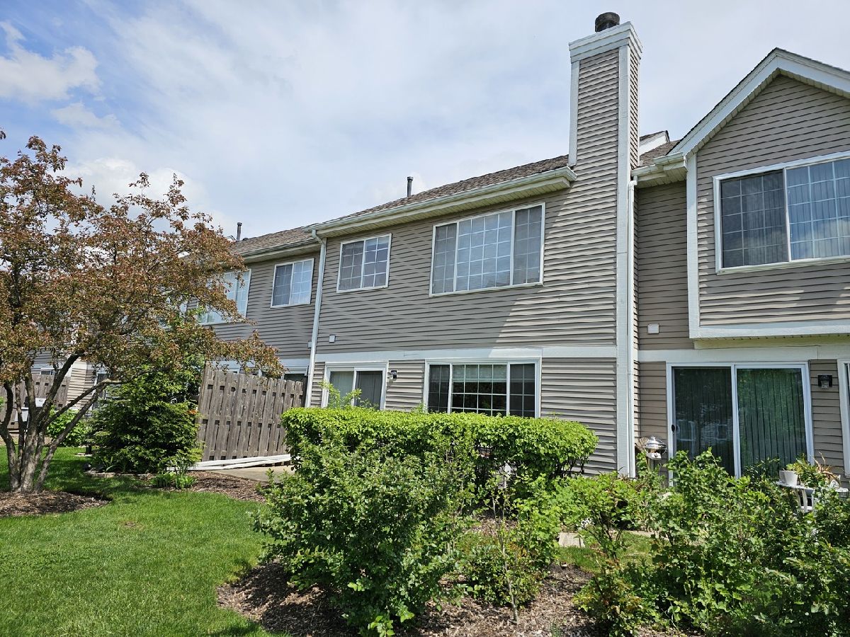 Townhomes Sold Concord Lake Niles Illinois, 8950 Heathwood