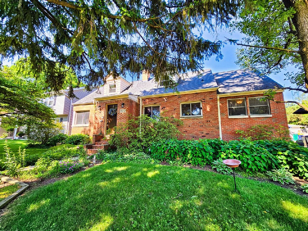Homes Sold Mcintosh Lombard Gardens Lombard Illinois, 822 La Londe