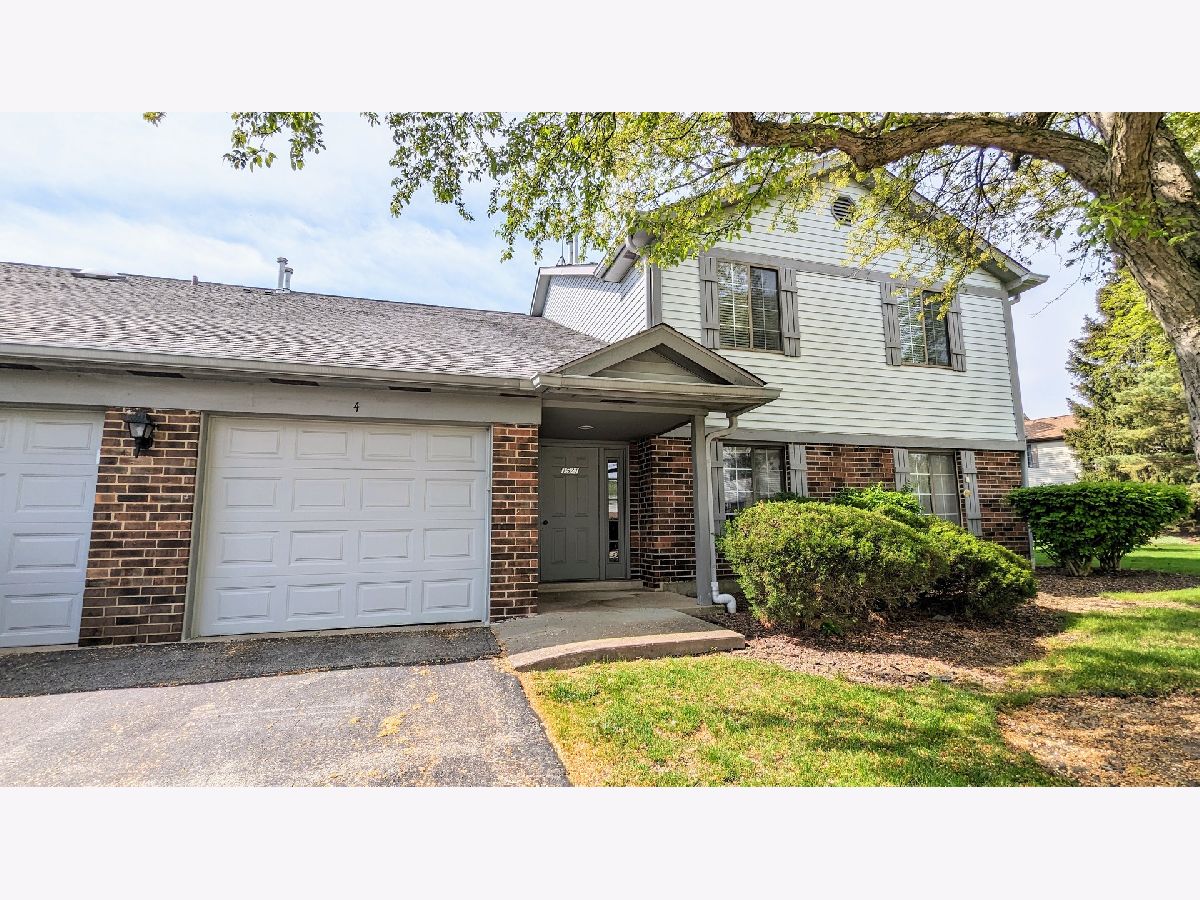 Townhomes & Condos Rented Pheasant Trail Arlington Heights Illinois, 1521 Partridge