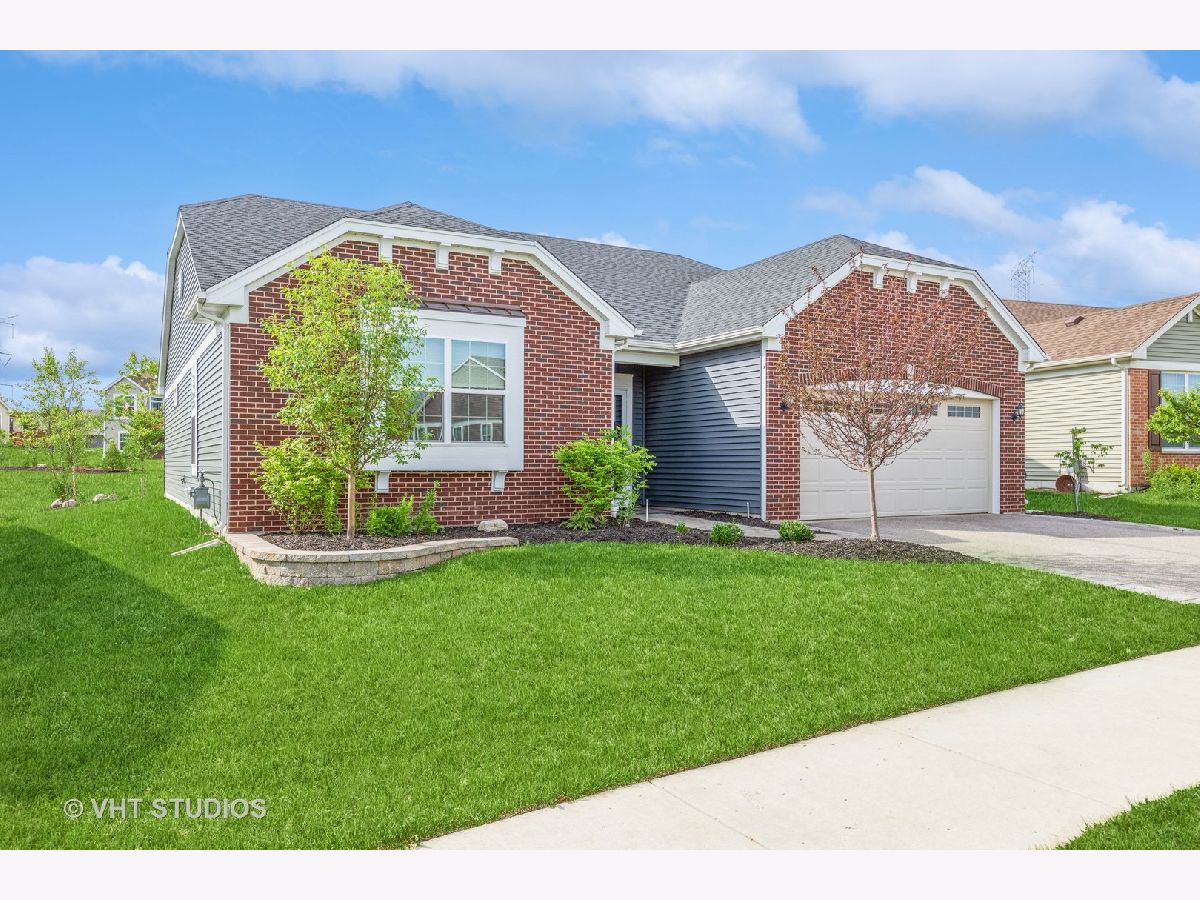 Homes Sold Andare At Woodlore Estates Crystal Lake Illinois, 1095 Oak Bluff
