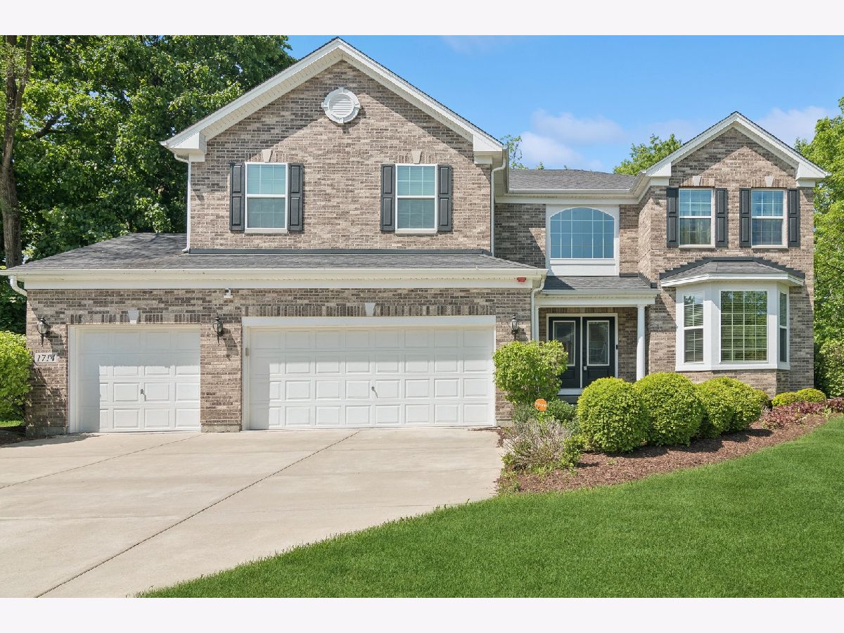 Homes Sold Devonshire Woods Hoffman Estates Illinois, 1714 White Spruce