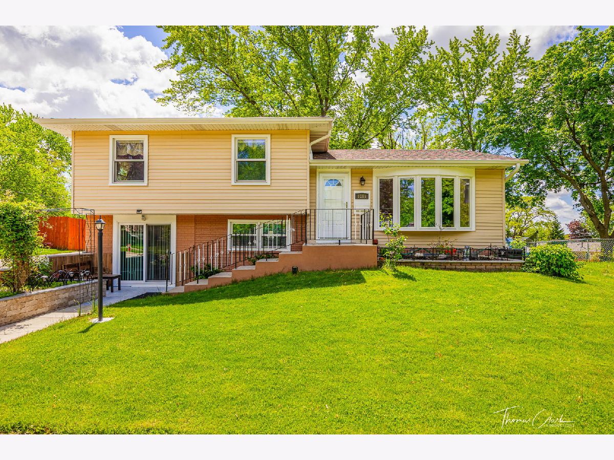 Homes Sold Glenbrook Streamwood Illinois, 1205 Klein