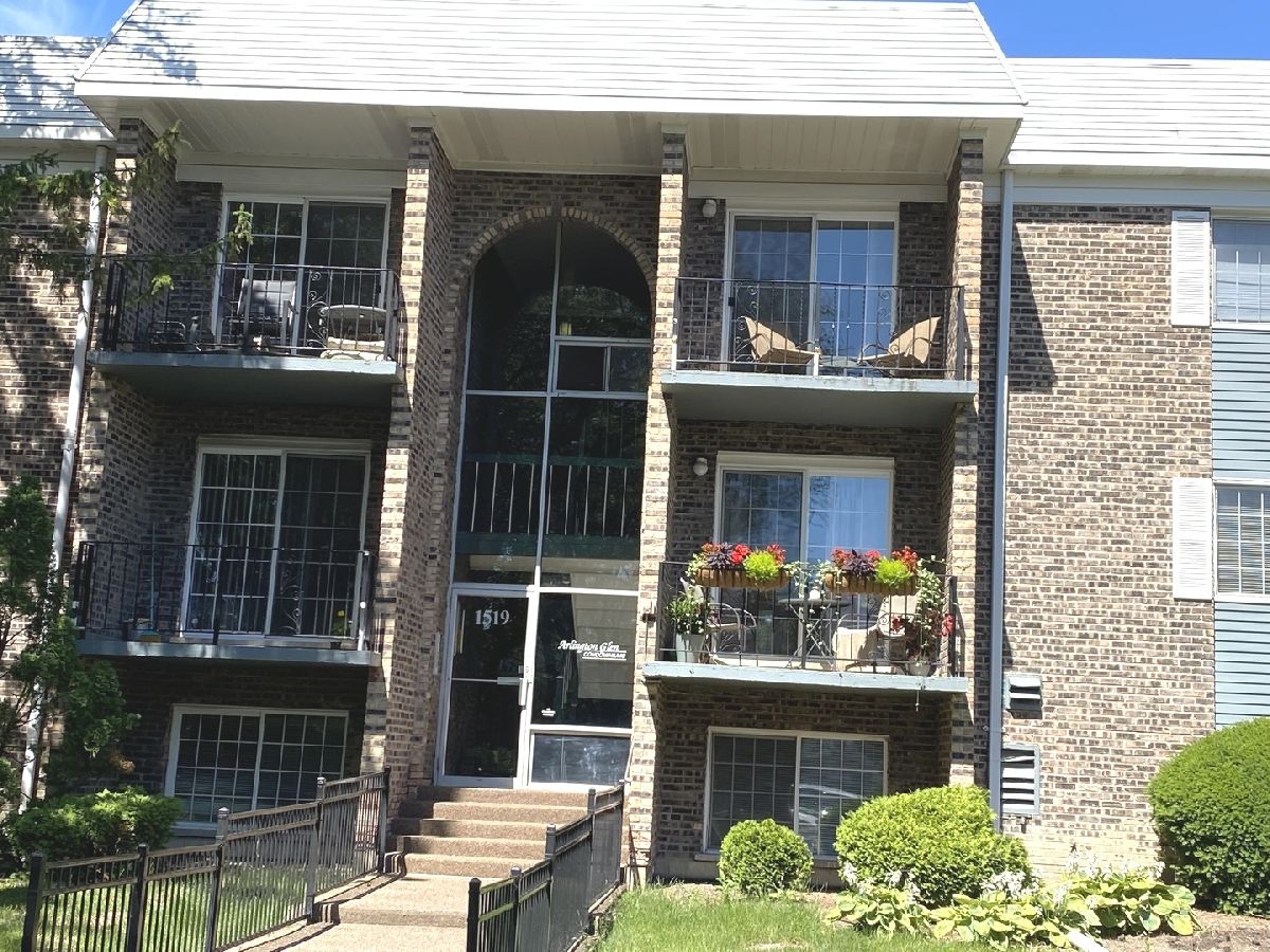 Condominiums Rented Arlington Glen Arlington Heights Illinois, 1519 Windsor