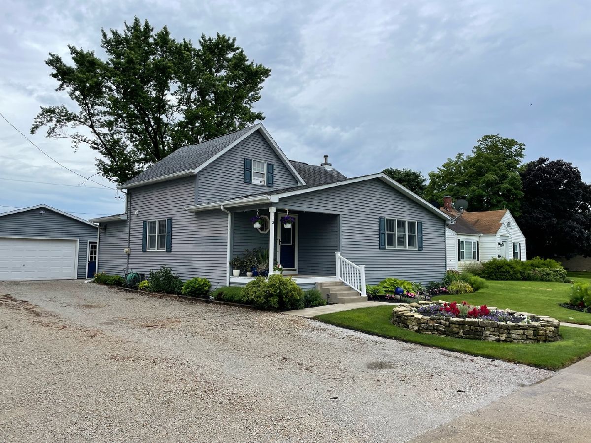  Sold Royal Illinois, 113 Main