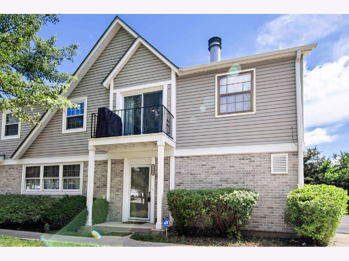 Townhomes & Condos Rented Inverrary West Palatine Illinois, 2199 Oakbrook