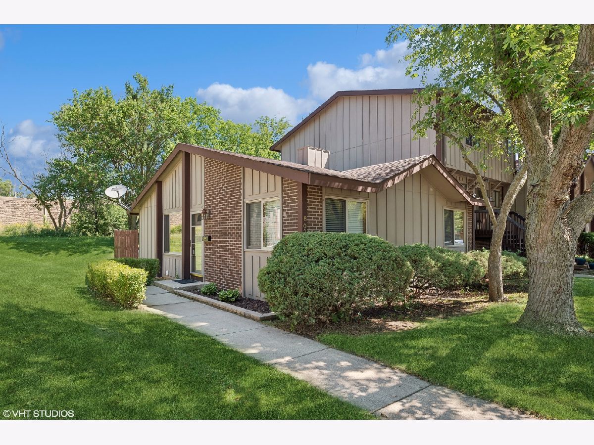 Townhomes & Condos & Homes Sold Ventura 21 Roselle Illinois, 602 Forum