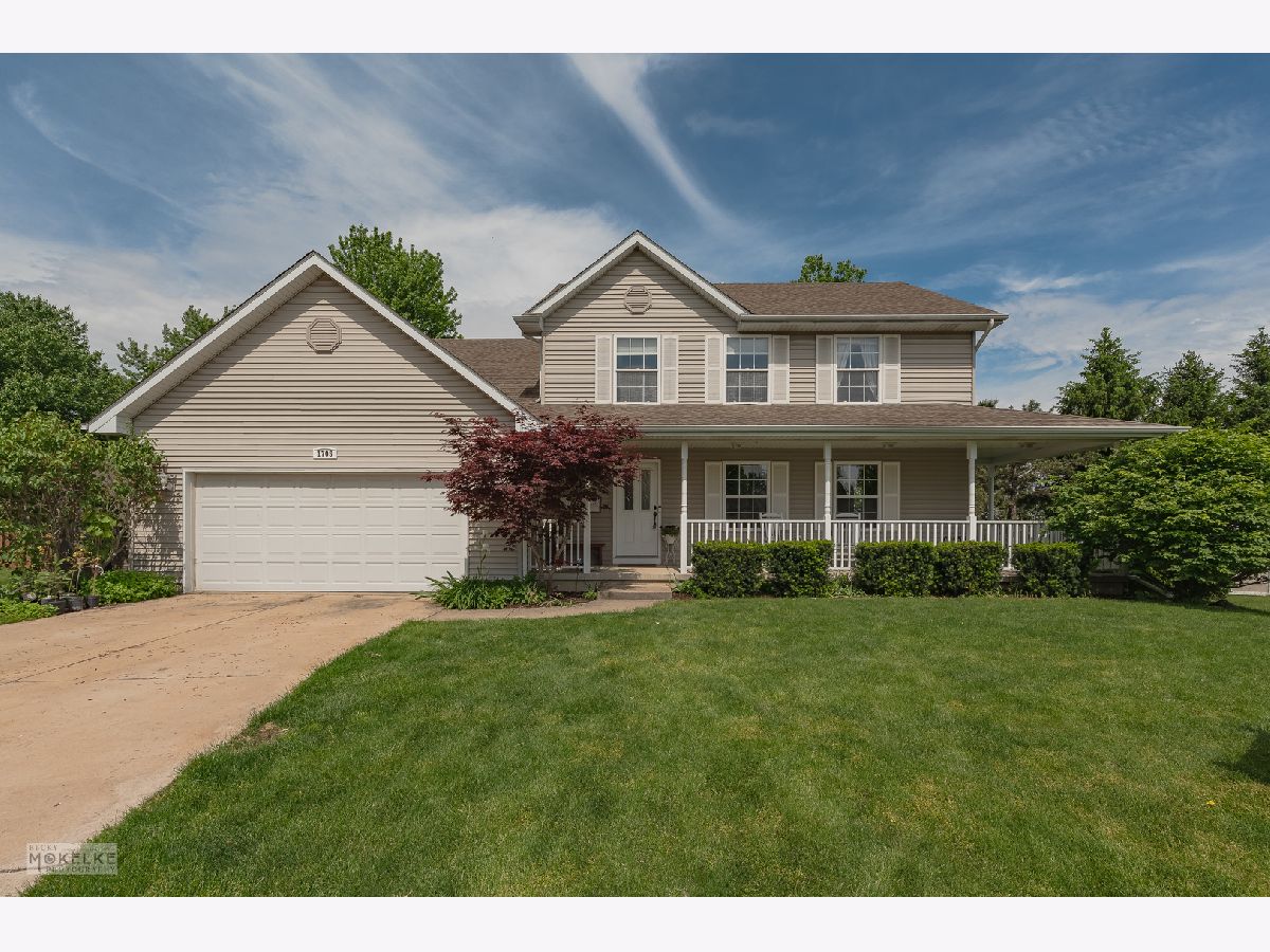 Townhomes & Homes Sold Fox Hill Yorkville Illinois, 1705 Cottonwood