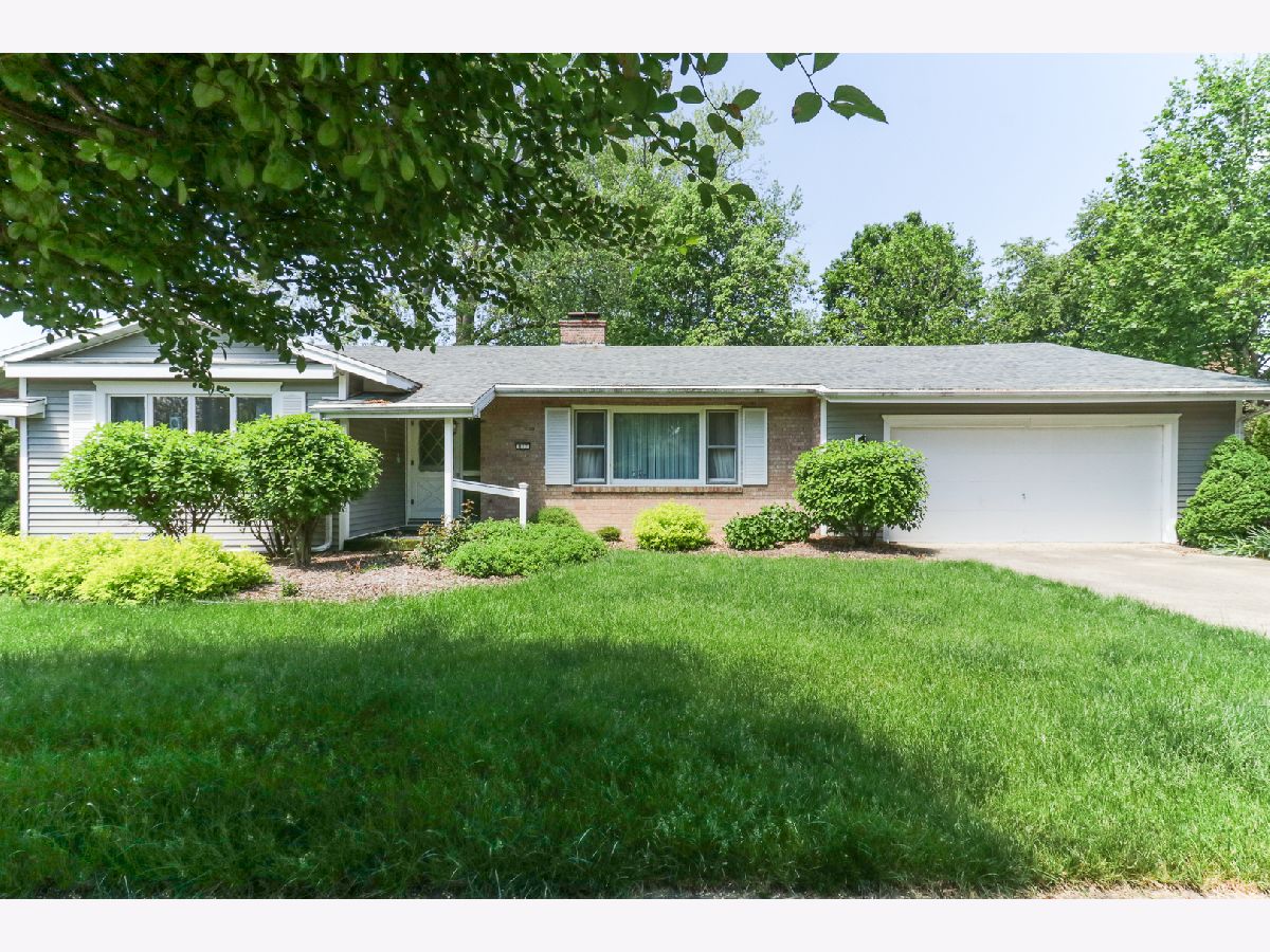 Homes & Condos & Townhomes Sold Town & Country Bloomington Illinois, 817 Snyder
