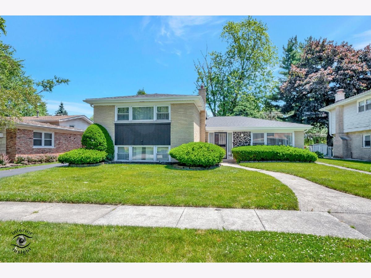 Homes Sold Pacesetter South Holland Illinois, 15907 Avalon