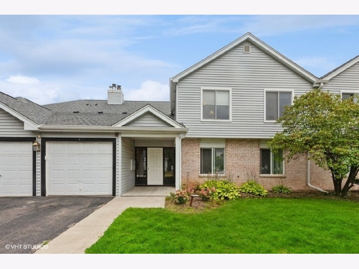 Condos & Townhomes Rented Park Lane Woodridge Illinois, 7050 Brighton