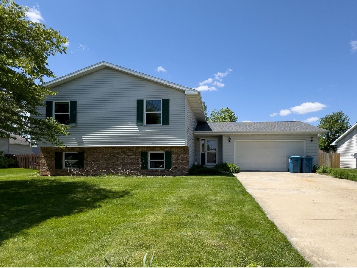 Homes Sold Havens Grove Hudson Illinois, 712 Platt