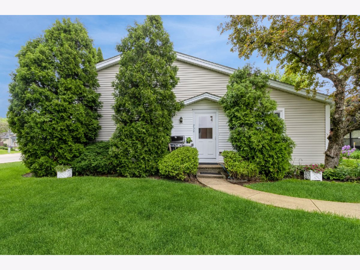 Townhomes & Condos Sold Inverrary Deerfield Illinois, 258 Inverrary
