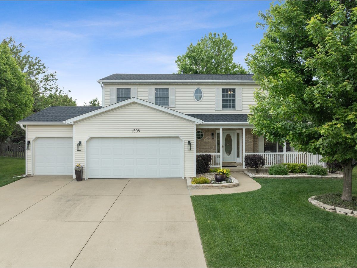 Homes & Condos & Townhomes Sold Collie Ridge Normal Illinois, 1508 Olmsted