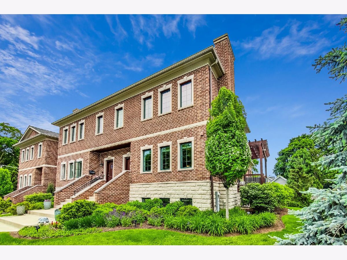 Condos & Townhomes & Homes Sold School Street Libertyville Illinois, 620 School