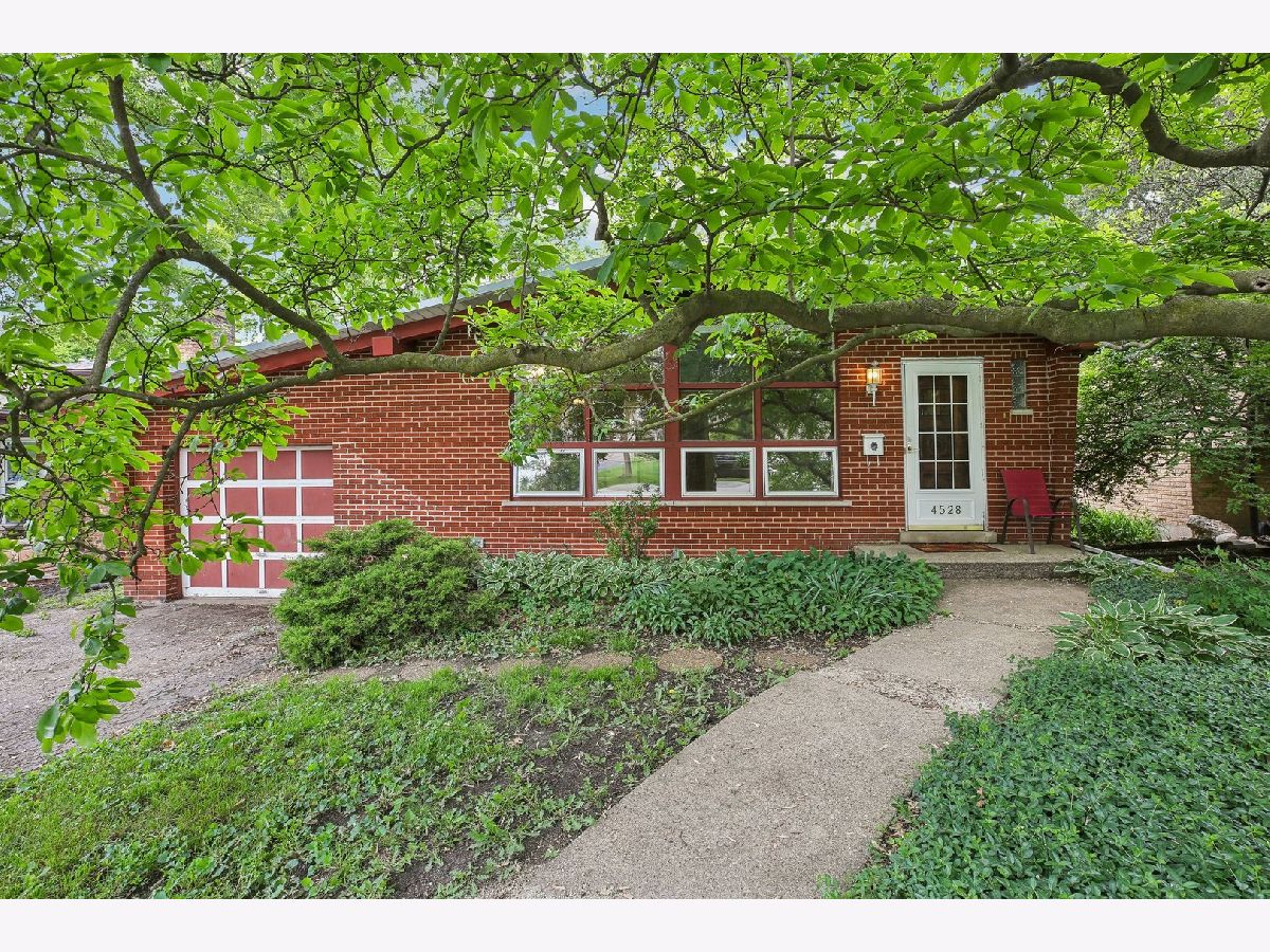 Homes Sold Mcintosh Downers Grove Illinois, 4528 Pershing