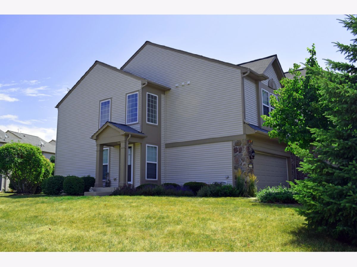 Condos & Townhomes Rented Autumn Creek Townes Yorkville Illinois, 1399 Crimson