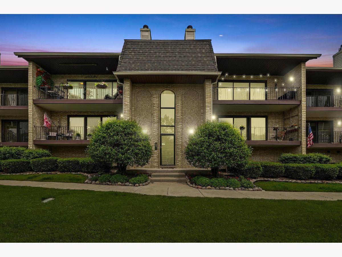 Condos & Townhomes Sold Las Fuentes Palos Hills Illinois, 9171 Del Prado