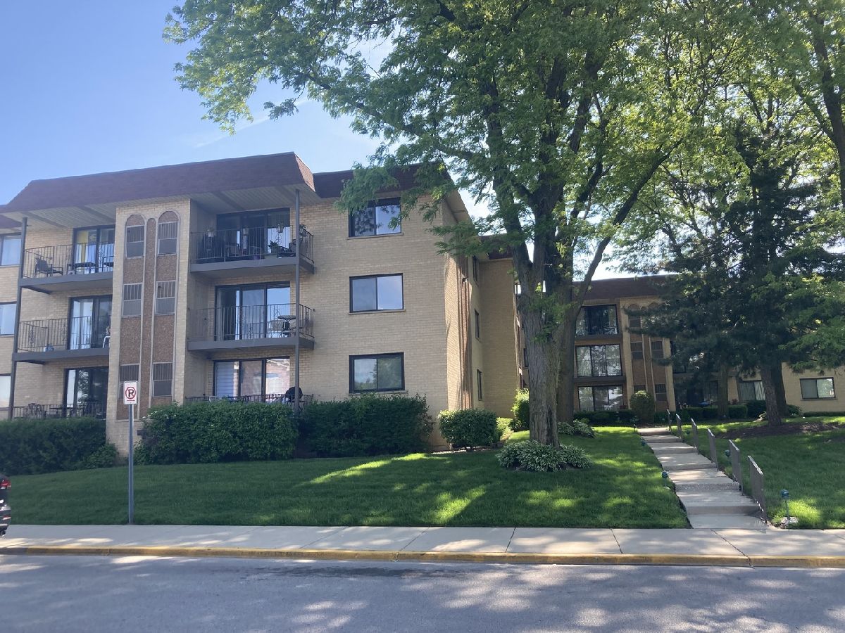 Condominiums Sold Lawrence Point Norridge Illinois, 7650 Lawrence