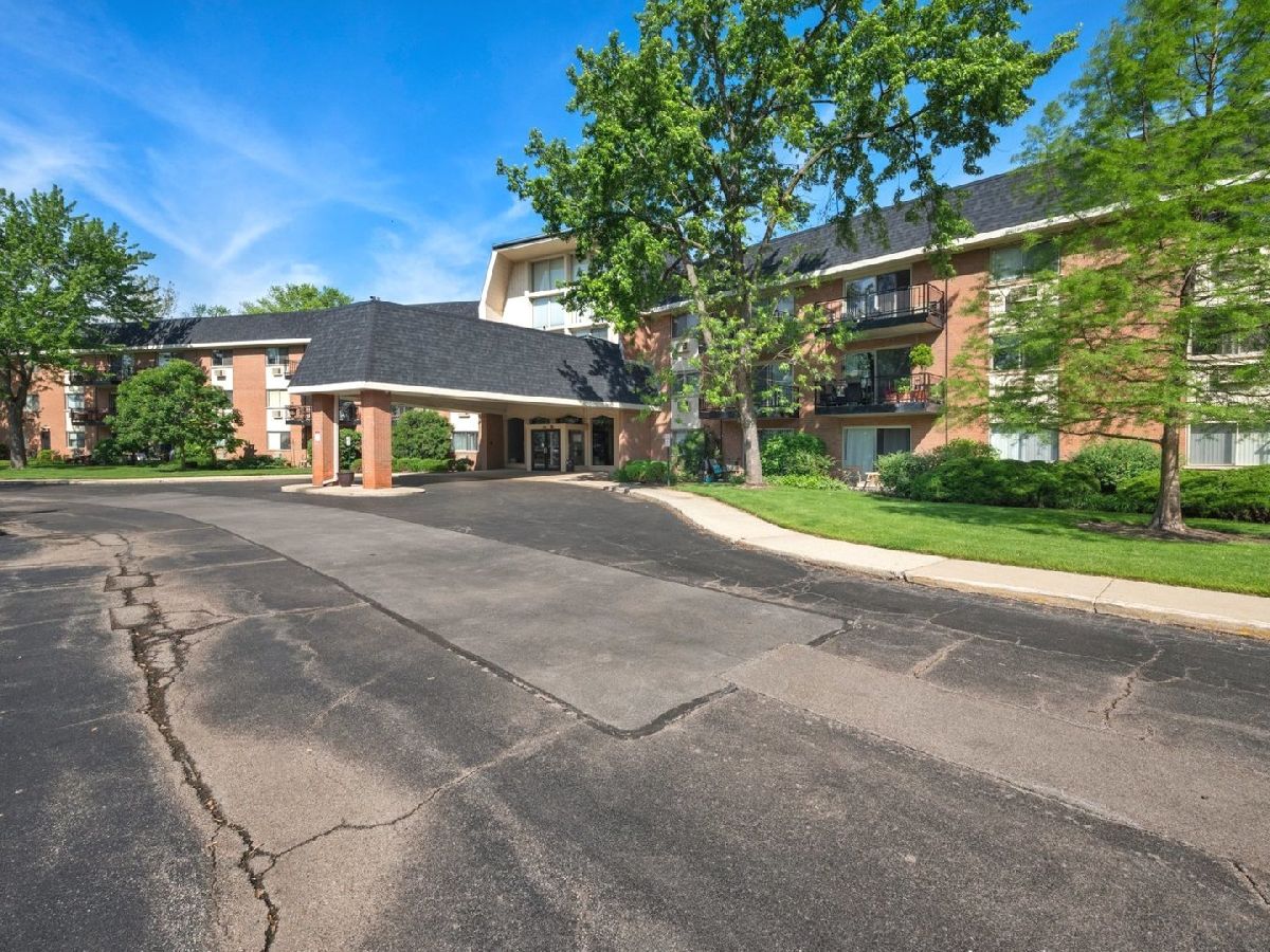 Condominiums Sold Royal Glen Glen Ellyn Illinois, 1188 Royal Glen