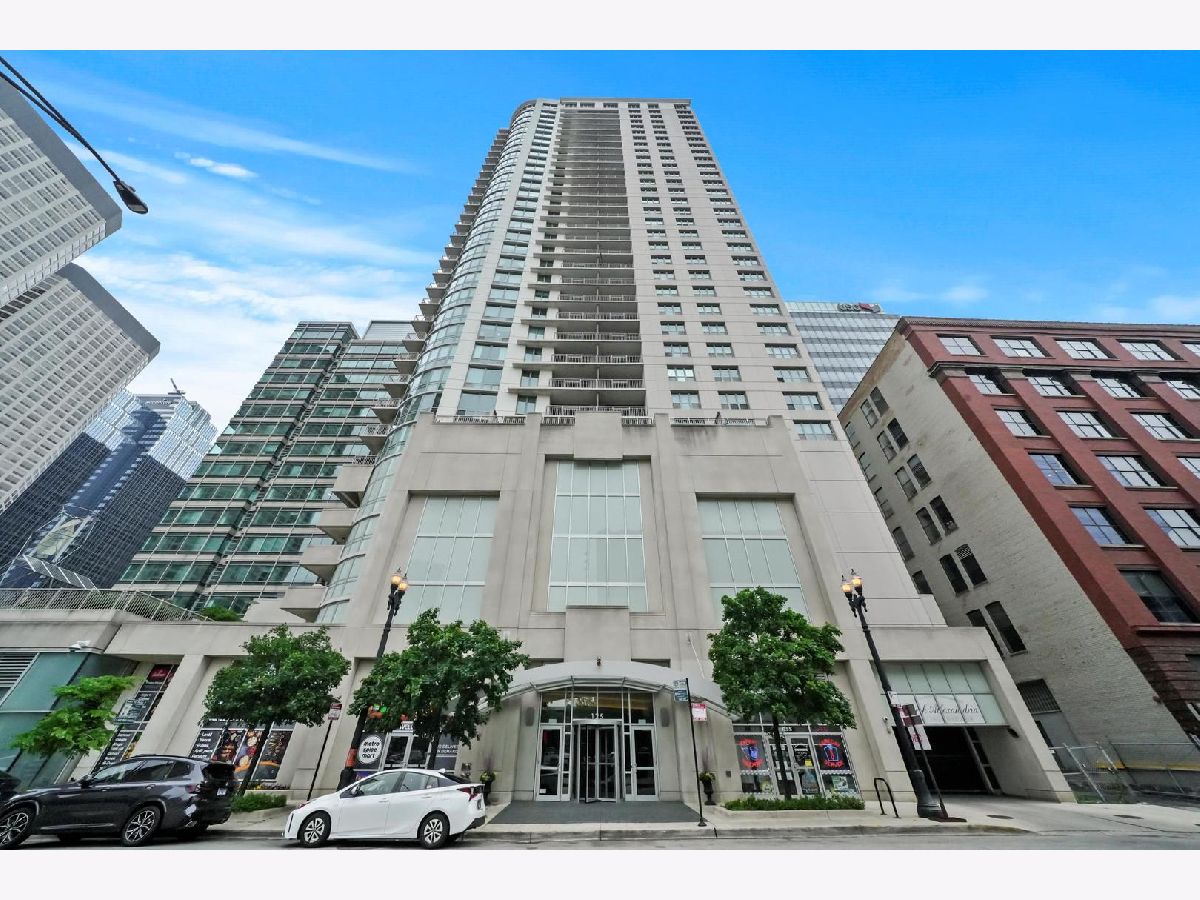 Condominiums Sold Park Alexandria Chicago Illinois, 125 Jefferson