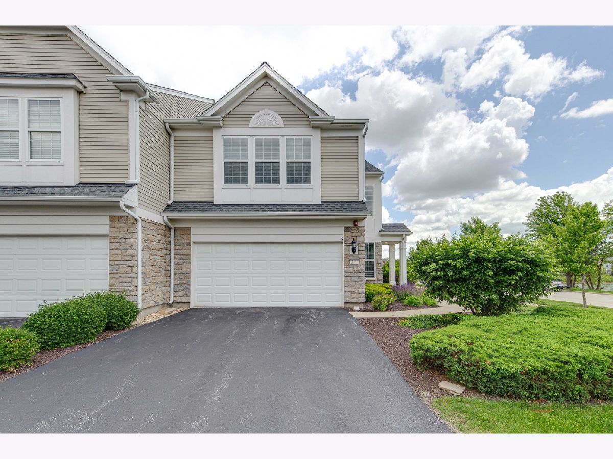 Townhomes & Homes Rented Prescott Mill Oswego Illinois, 341 Devoe